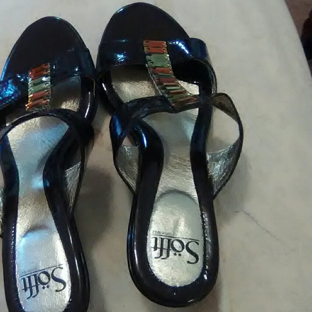 Never worn sofft sandals